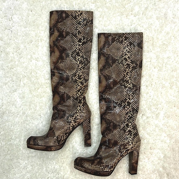 STUART WEITZMAN Knee High Python Effect Boots Sz 10 - Picture 1 of 6
